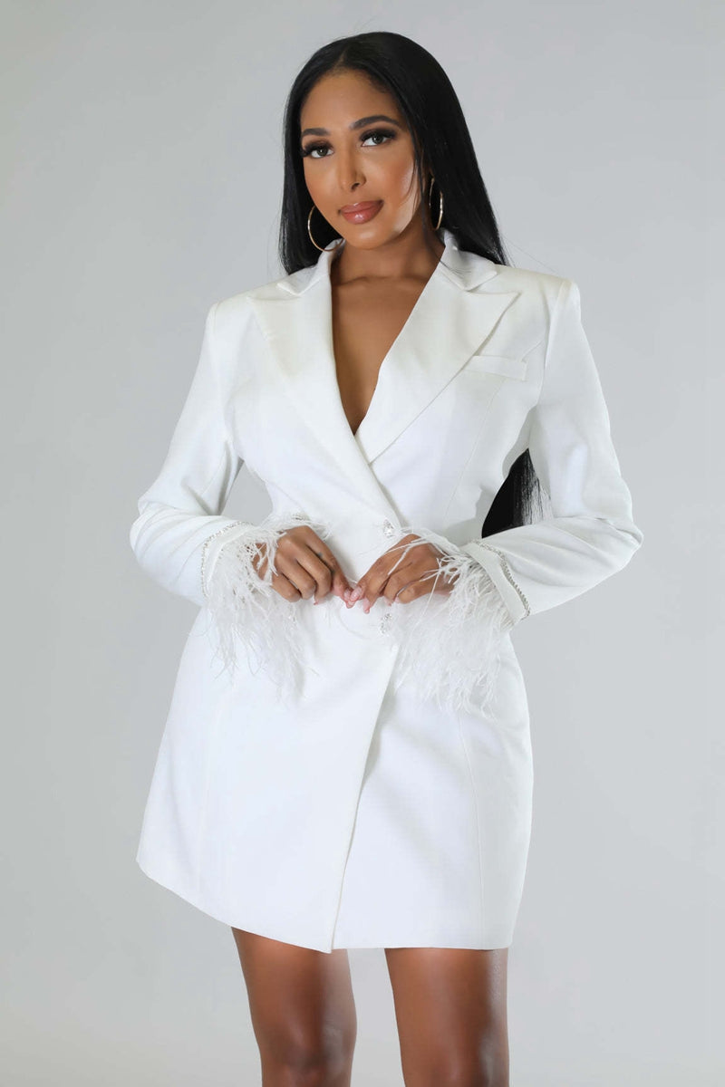 Dulcira | White Blazer Dress with Feathered Sleeves