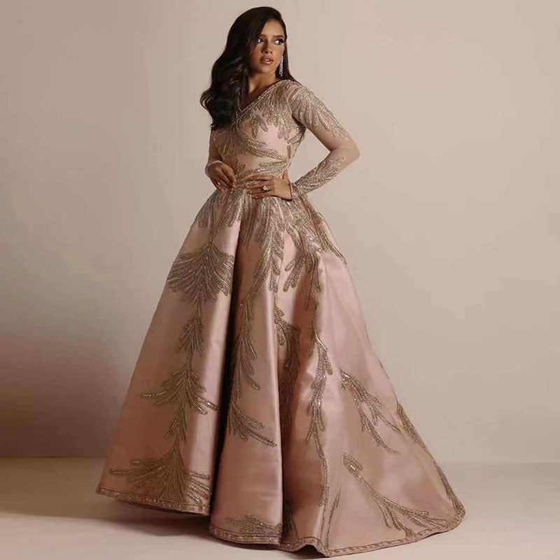 Women Glamorous Ball Gown with Fine Sequin Decoration and Long Cut Dulcira