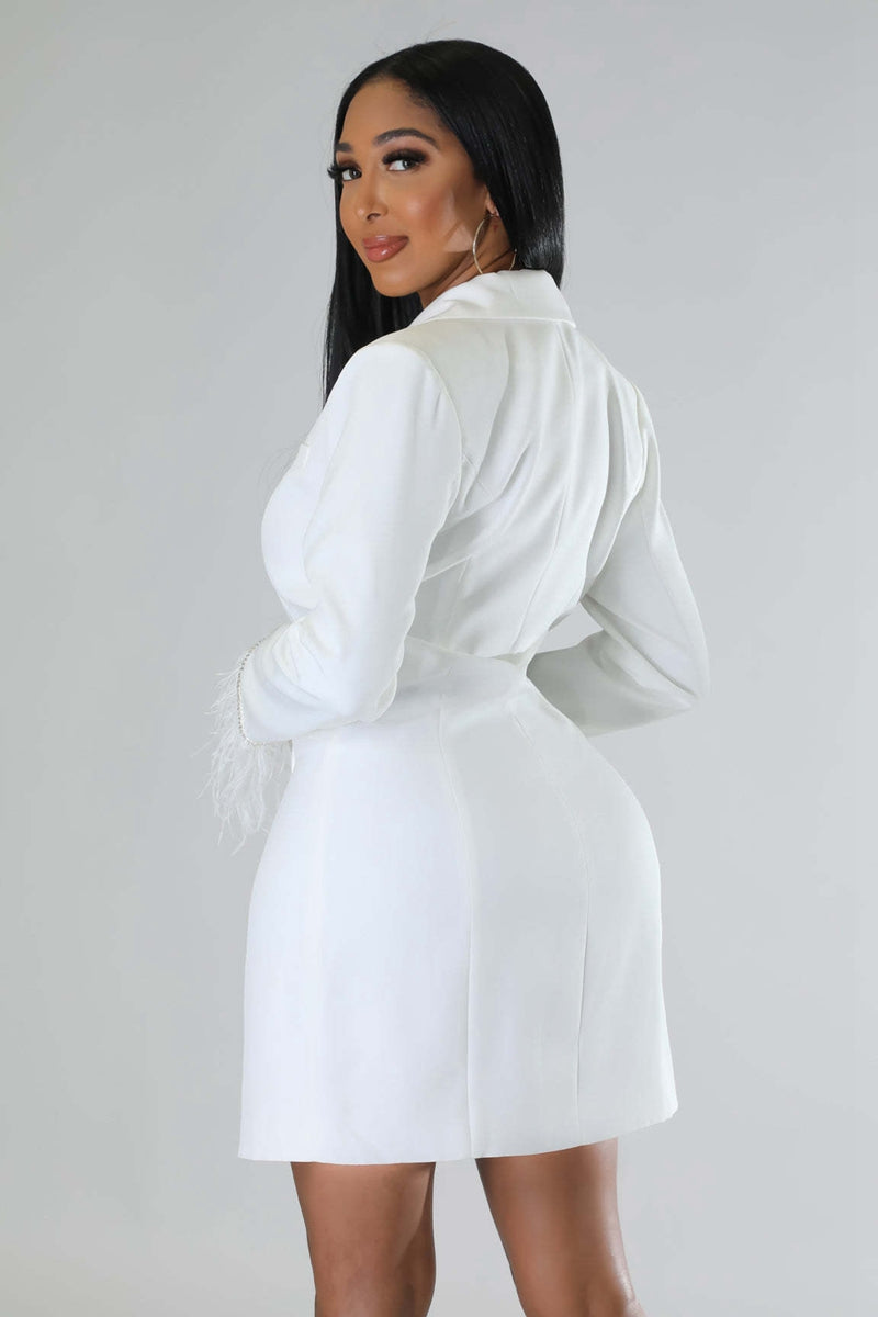 Dulcira | White Blazer Dress with Feathered Sleeves