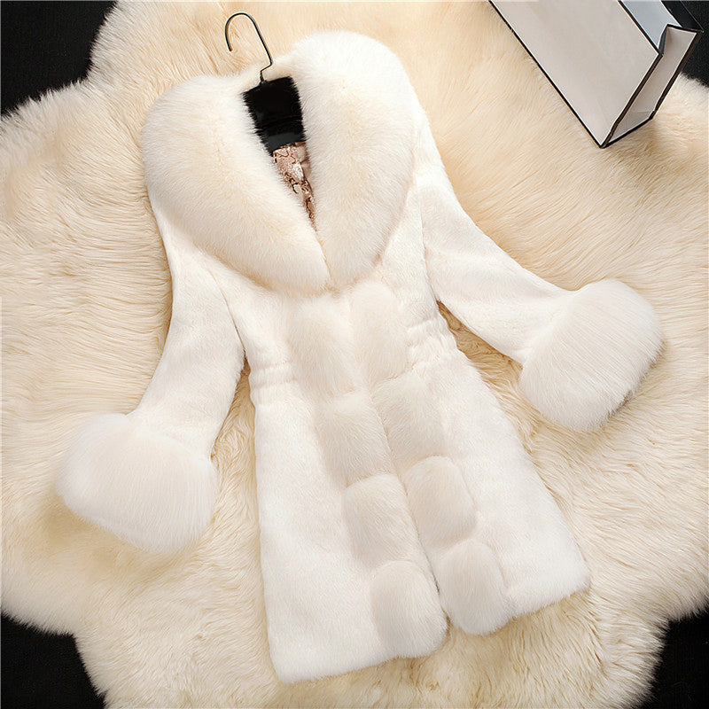 Dulcira | Winter Long with Contrast Collar for Women Ideal for The Cold Season