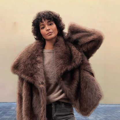 Dulcira | Women's faux fur jacket with elegant cut and soft lining