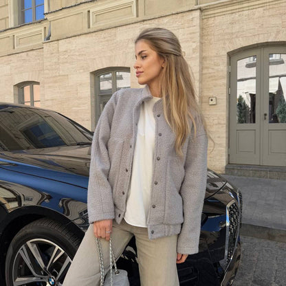 Dulcira | Women's snuggly jacket with button closure and practical pockets