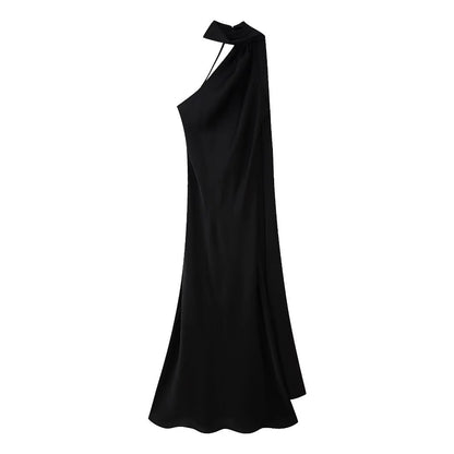 Ladies Evening Dress with Elegant Stand-Up Collar and Voluminous Cape Dulcira