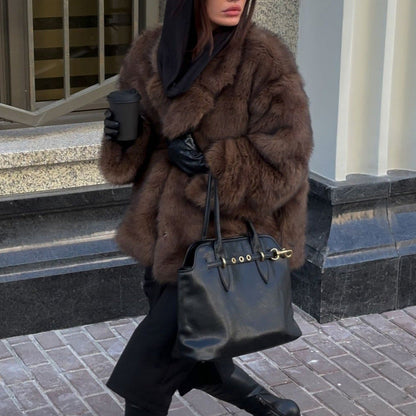 Women's Luxurious Faux Fur Coat with Elegant Cut Dulcira