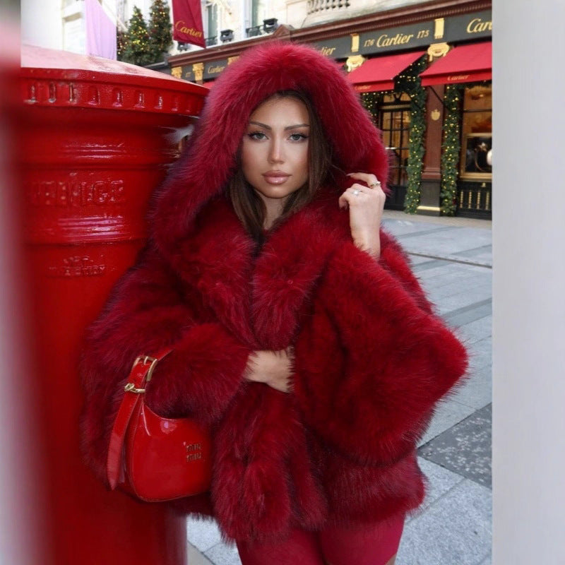 Women's Oversized Faux Fur Jacket with Hood and Voluminous Sleeves