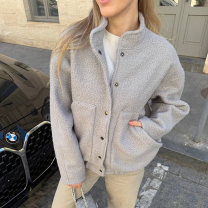 Dulcira | Women's snuggly jacket with button closure and practical pockets