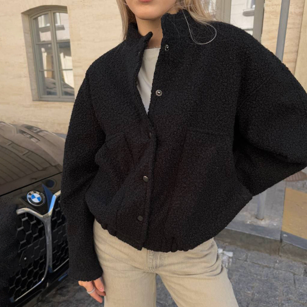 Dulcira | Women's snuggly jacket with button closure and practical pockets